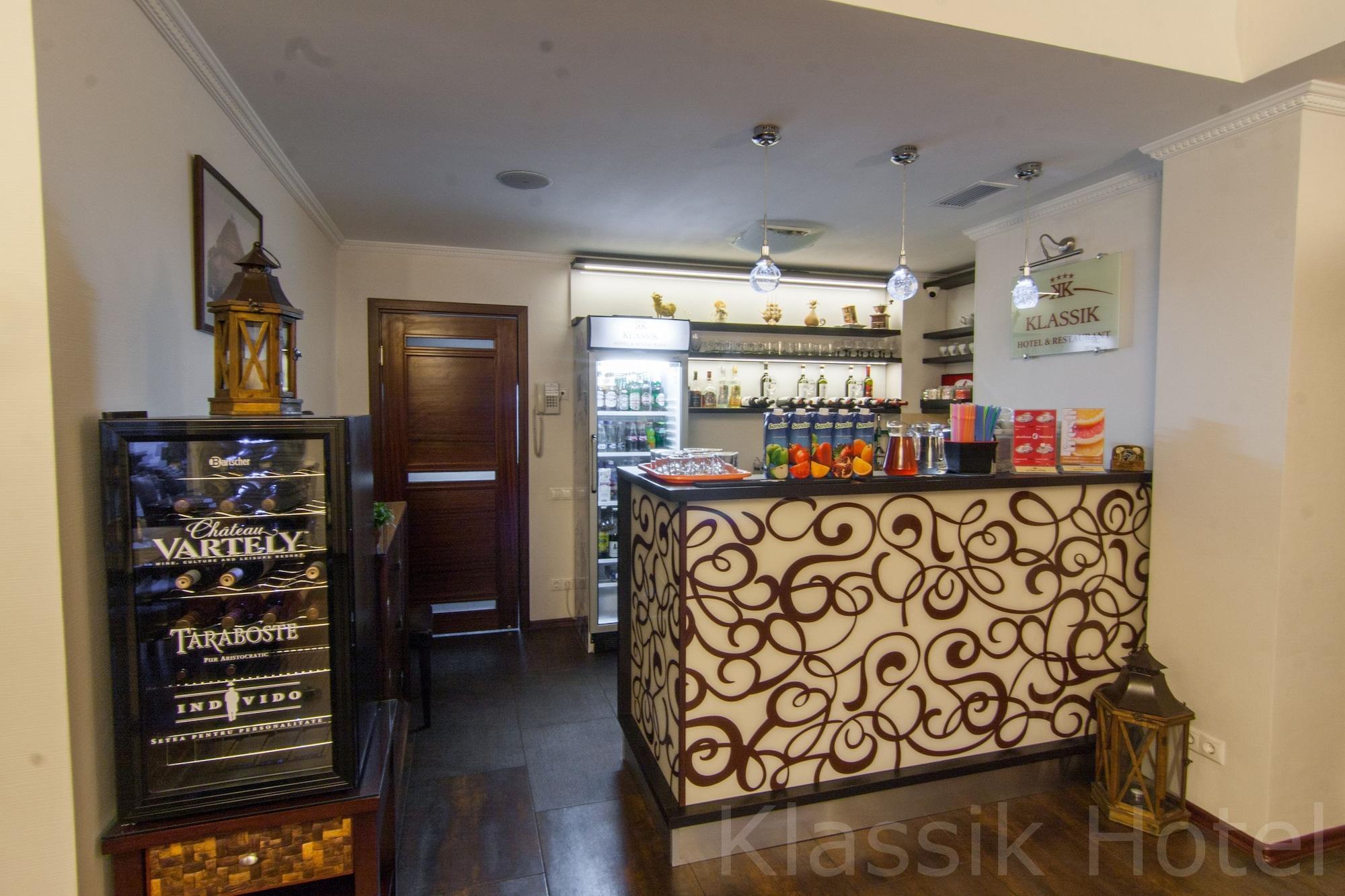 Klassik Hotel Chişinau Exteriör bild