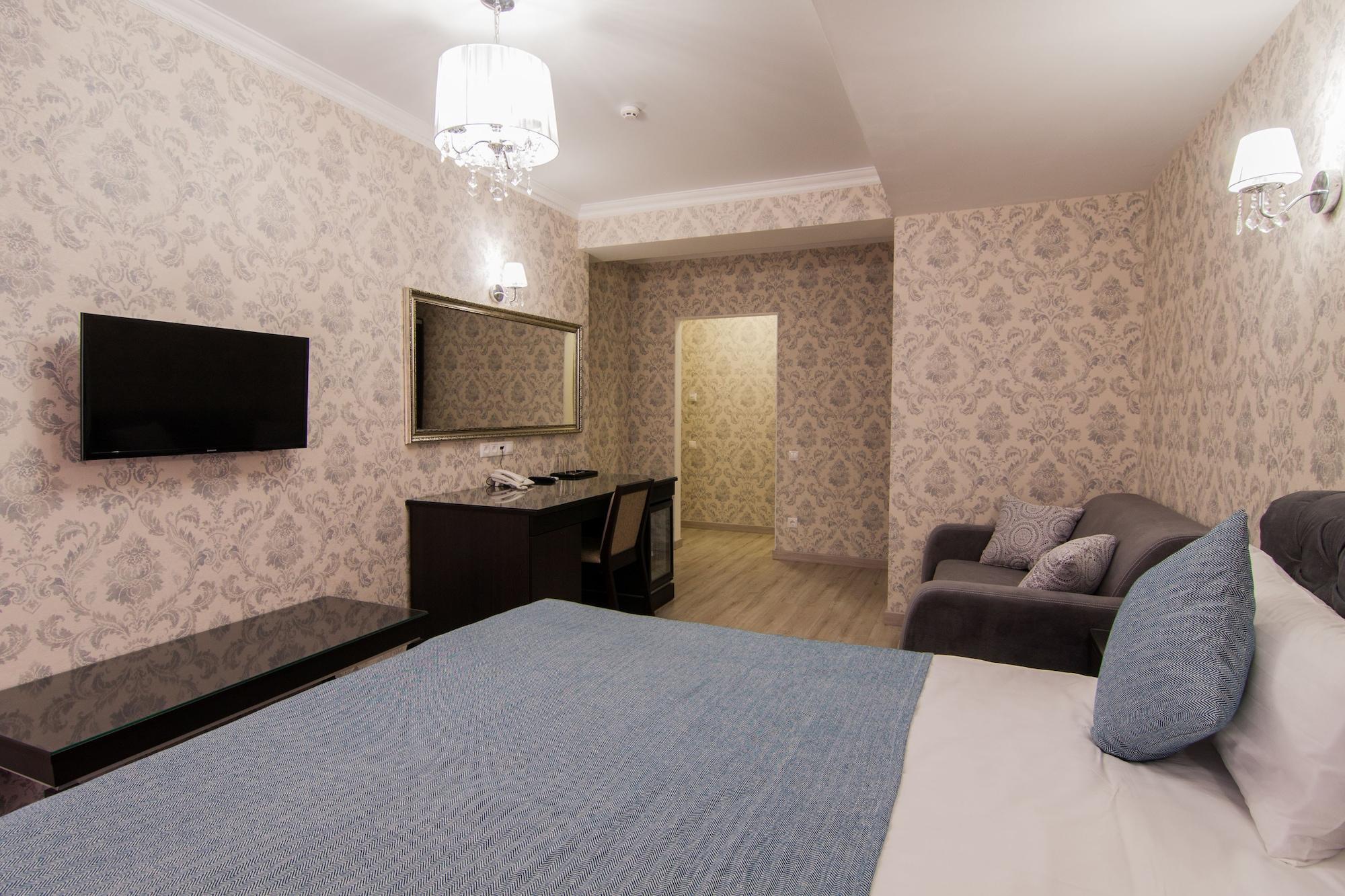 Klassik Hotel Chişinau Exteriör bild