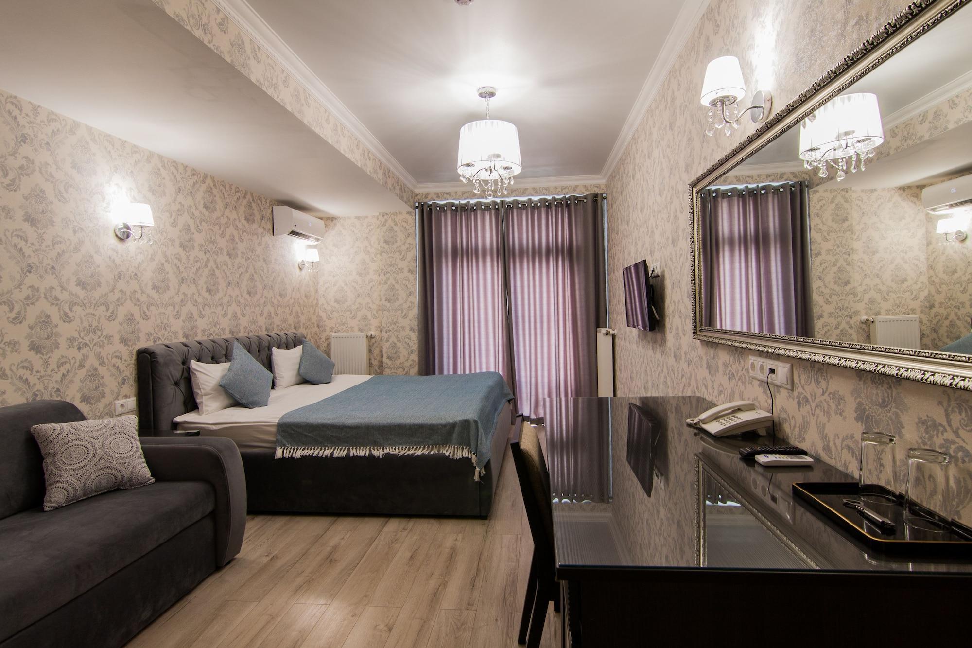 Klassik Hotel Chişinau Exteriör bild