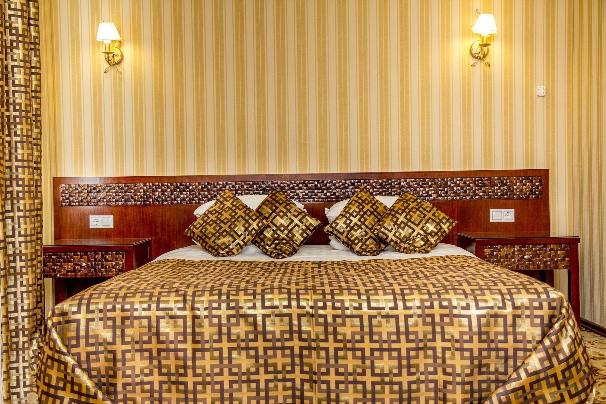 Klassik Hotel Chişinau Exteriör bild