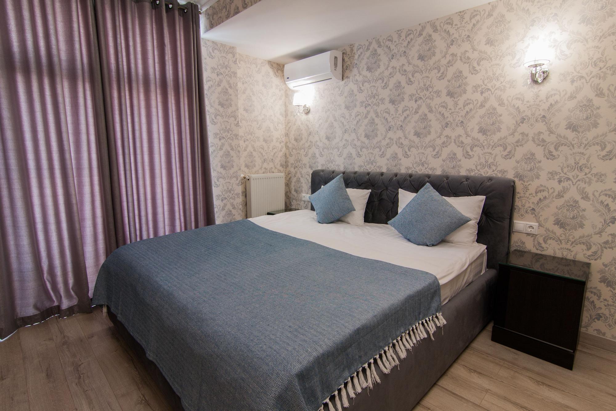 Klassik Hotel Chişinau Exteriör bild