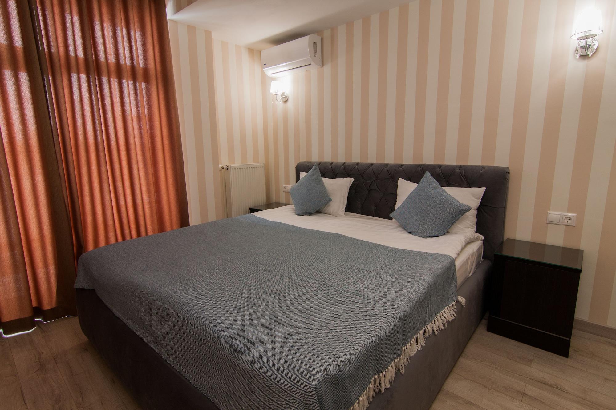 Klassik Hotel Chişinau Exteriör bild