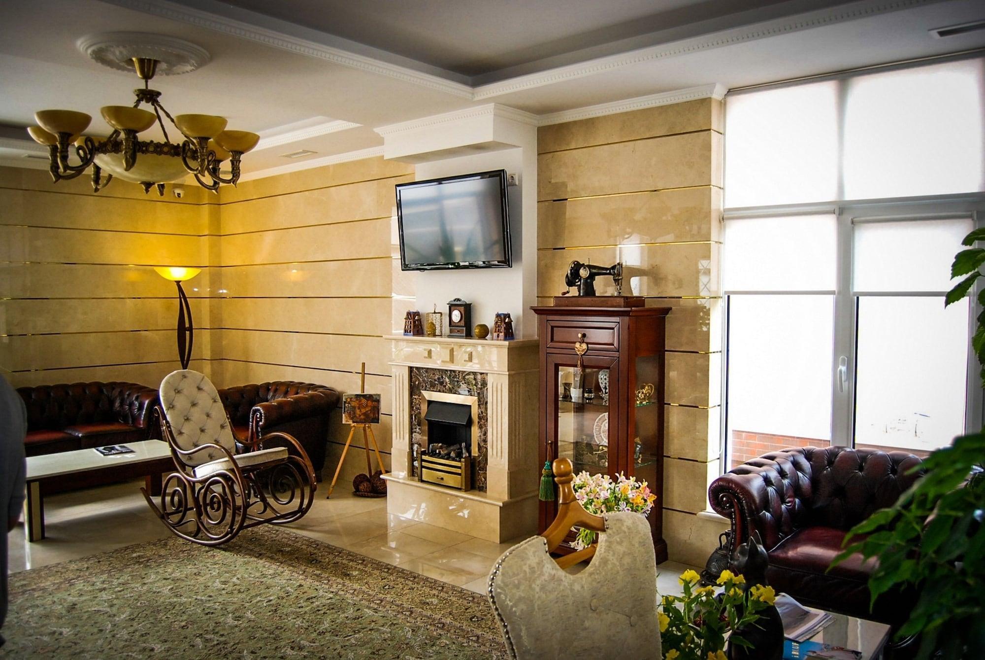 Klassik Hotel Chişinau Exteriör bild