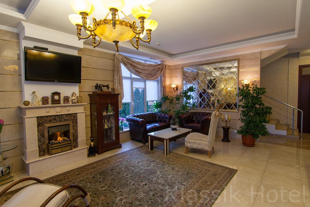 Klassik Hotel Chişinau Exteriör bild