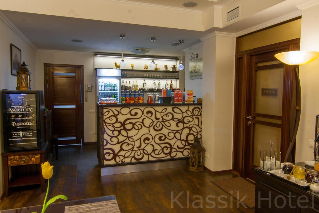 Klassik Hotel Chişinau Exteriör bild