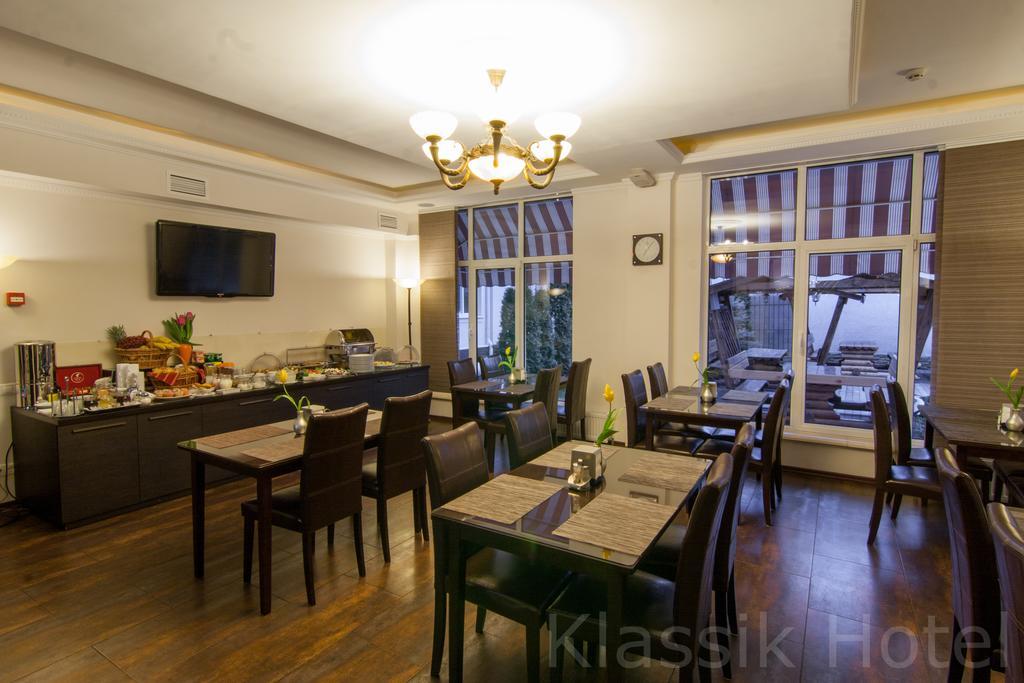 Klassik Hotel Chişinau Exteriör bild