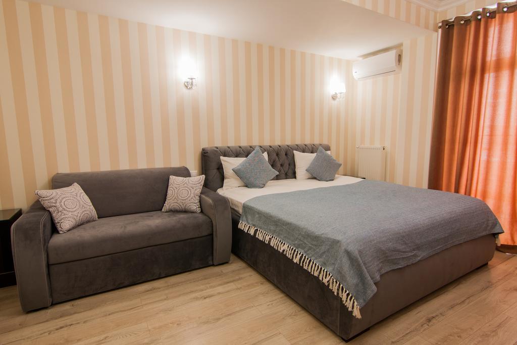 Klassik Hotel Chişinau Exteriör bild