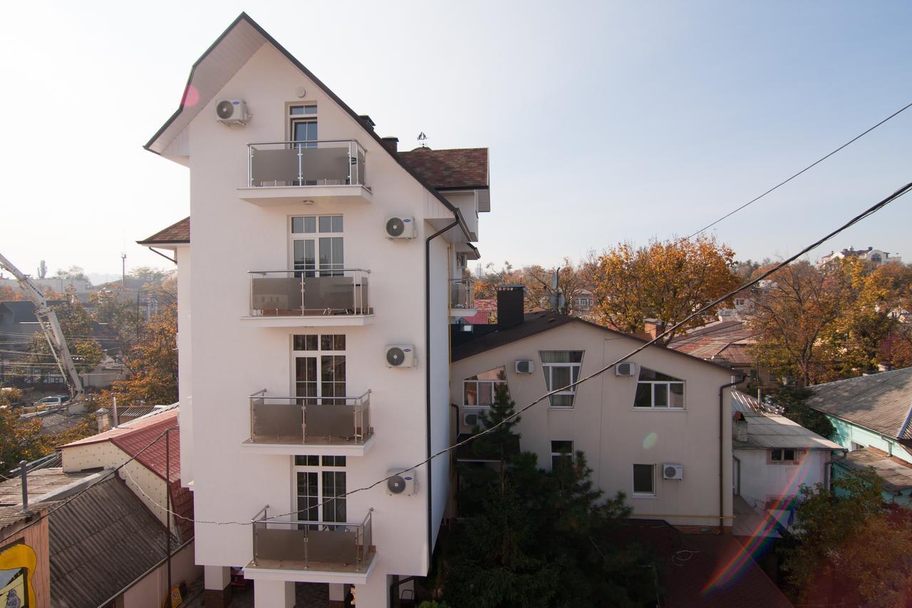 Klassik Hotel Chişinau Exteriör bild